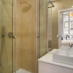 Apartment Whome Escape Exclusive Downtown Building For Rent *