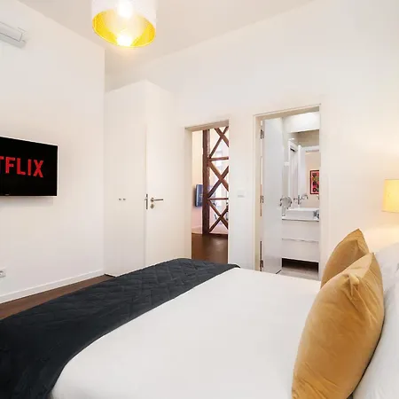 아파트 Whome Escape Exclusive Downtown Building For Rent *